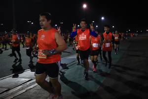 BIB: 27849, 075
                            <button type="button" onclick="openModal(10598676)" class="btn btn-primary btn-sm float-right btn-popup" data-toggle="modal" data-target=".modal-high-quality">
                        <i class="fas fa-shopping-cart"></i> Add to Cart
                    </button>
                                            <button type="button" onclick="isThisMe(10598676, true)" class="btn btn-success btn-sm float-right btn-popup btn-isme hidden" data-toggle="tooltip" data-placement="bottom" title="นี่คือรูปของคุณใช่ไหม คลิกที่นี่เพื่อเอาเข้าอัลบั้ม">
                        <i class="fas fa-plus"></i> Add to album
                    </button>
                    <button type="button" onclick="isThisMe(10598676, false)" class="btn btn-warning btn-sm float-right btn-popup btn-isnotme hidden">
                        <i class="fas fa-ban"></i> Remove from album
                    </button>